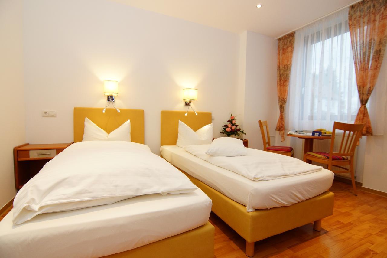 Hotel Spitzenpfeil Michelau in Oberfranken Buitenkant foto