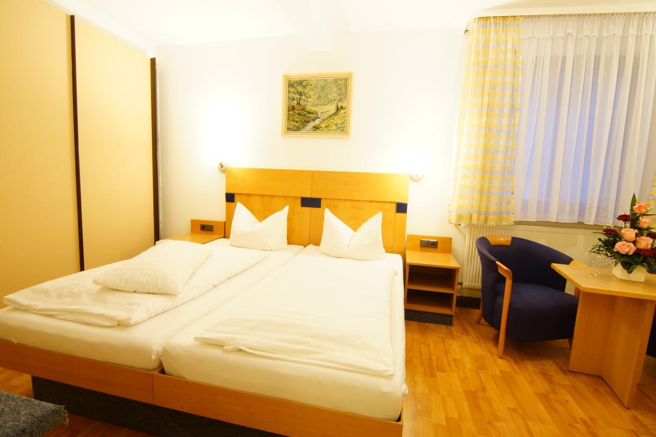 Hotel Spitzenpfeil Michelau in Oberfranken Buitenkant foto