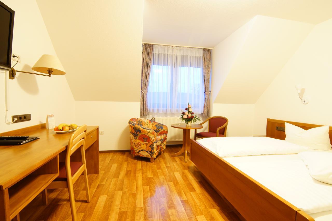 Hotel Spitzenpfeil Michelau in Oberfranken Buitenkant foto