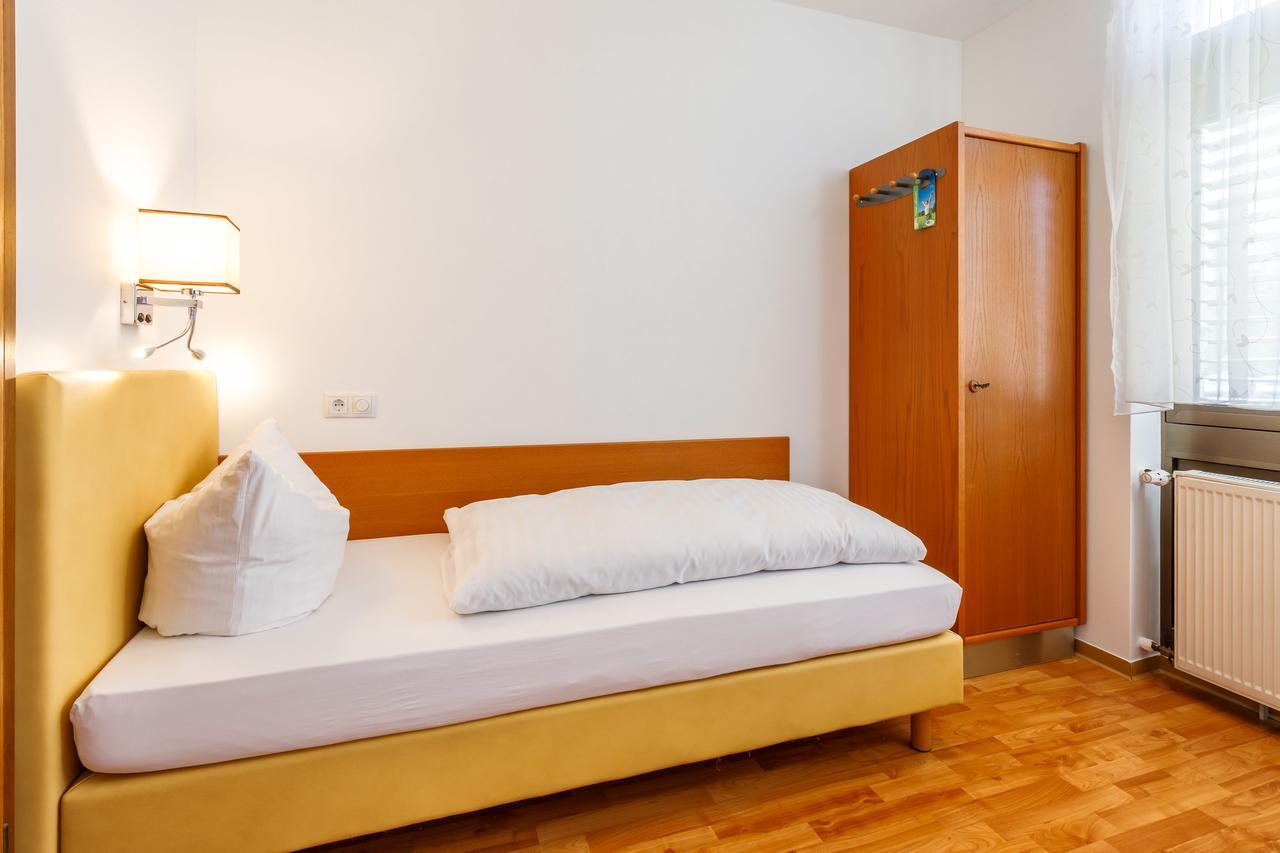 Hotel Spitzenpfeil Michelau in Oberfranken Buitenkant foto