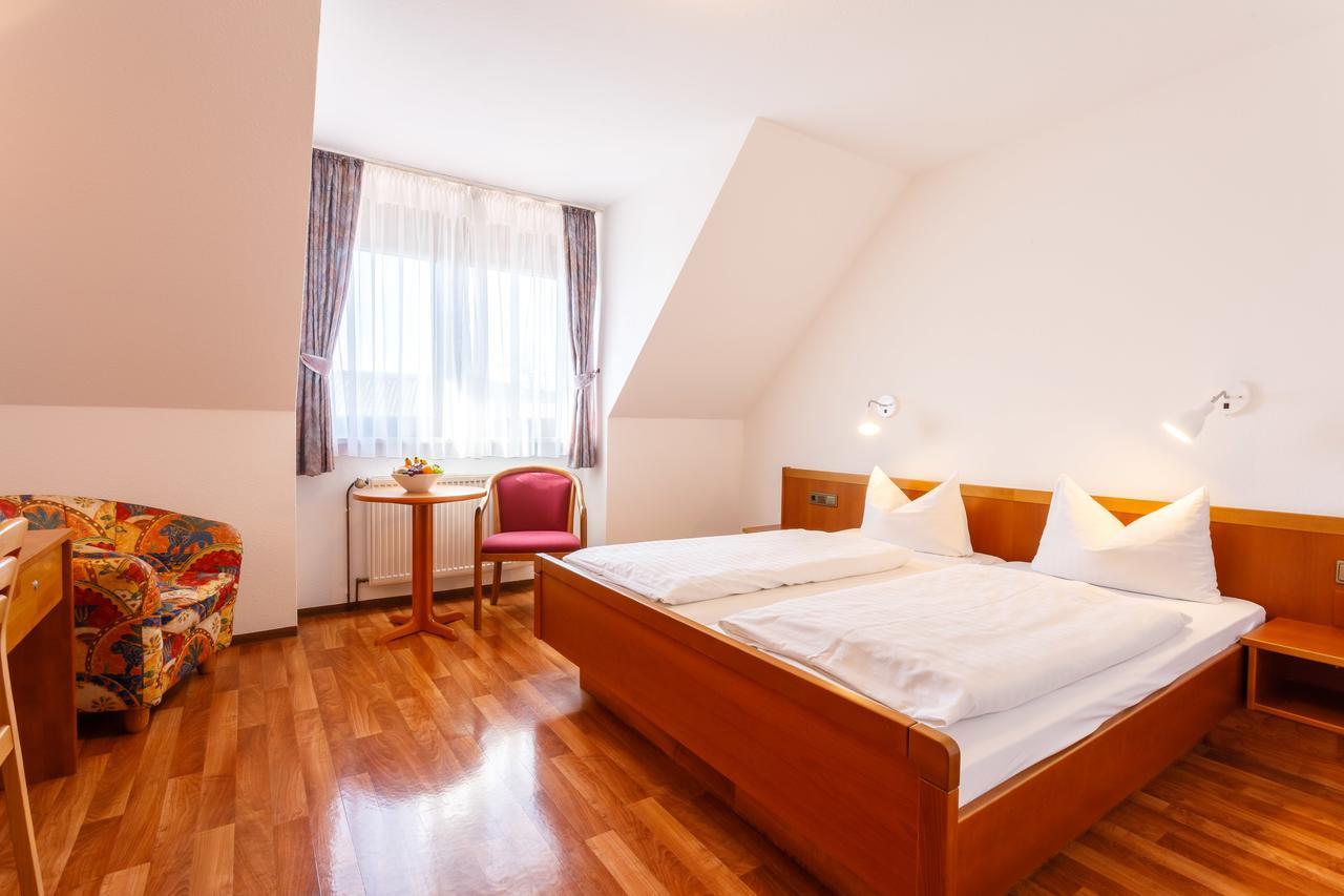 Hotel Spitzenpfeil Michelau in Oberfranken Buitenkant foto